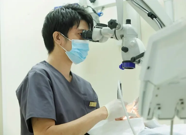 マイクロスコープを使った歯科治療