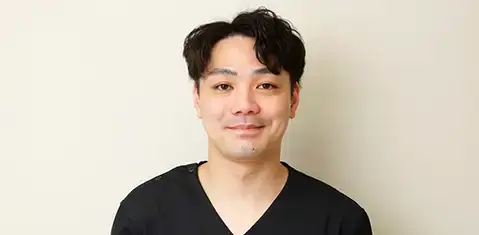 歯科医師 秋山 智也